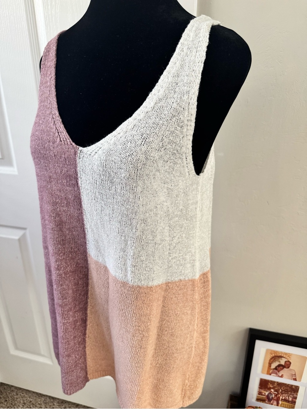 Color Block Tank top - Picture 2 of 7
